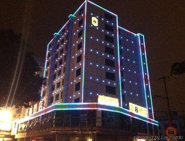 Super 8 Hotel Fuzhou Railway Station West Exterior foto